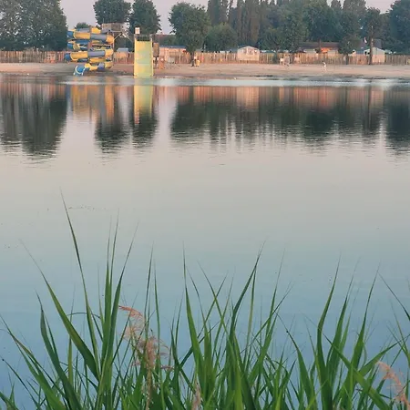 Alpstuga Sea-renity Lakeside Met Jacuzzi Jabbeke (West-Flanders)