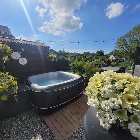 Alpstuga Sea-renity Lakeside Met Jacuzzi *