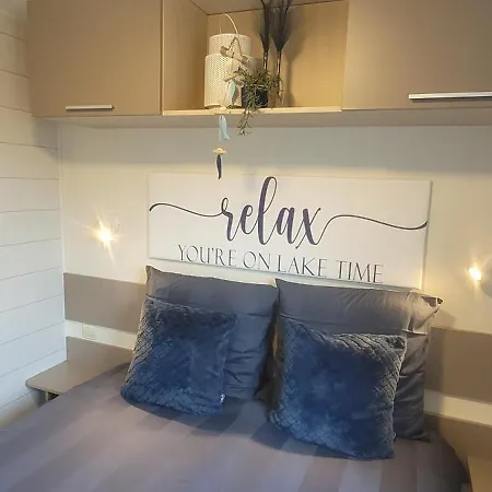 Alpstuga Sea-renity Lakeside Met Jacuzzi Jabbeke (West-Flanders)