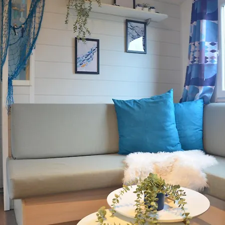 Alpstuga Sea-renity Lakeside Met Jacuzzi Jabbeke (West-Flanders)