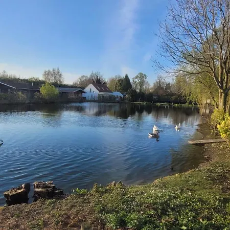 Sea-renity Lakeside Met Jacuzzi Alpstuga *
